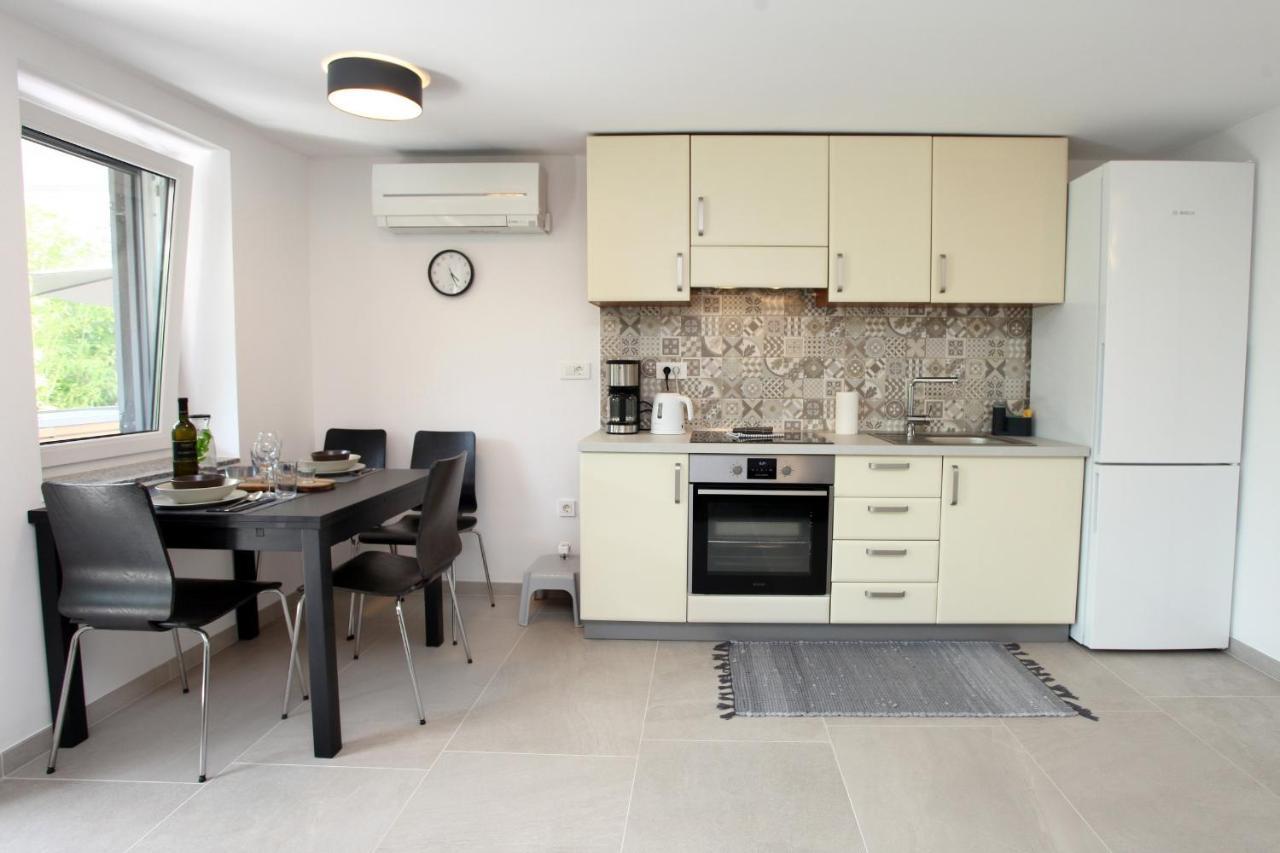 Modern Apartment Parenzana Izma Portoroz Exterior photo